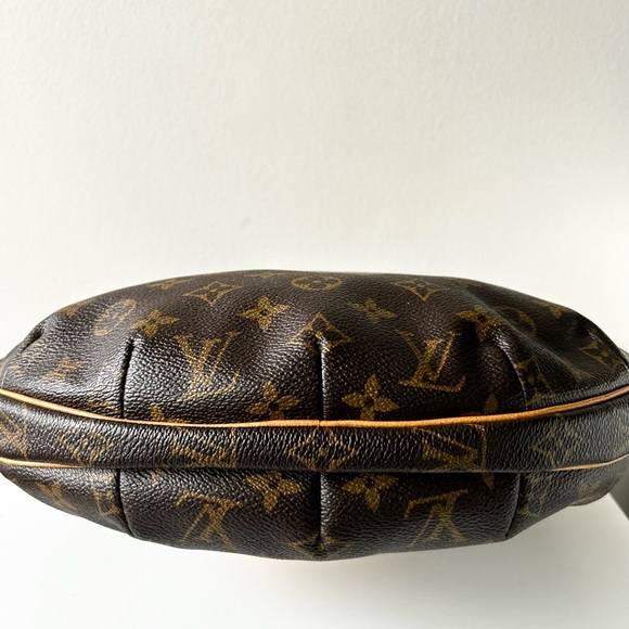 Louis Vuitton Croissant MM - Picture 5 of 17